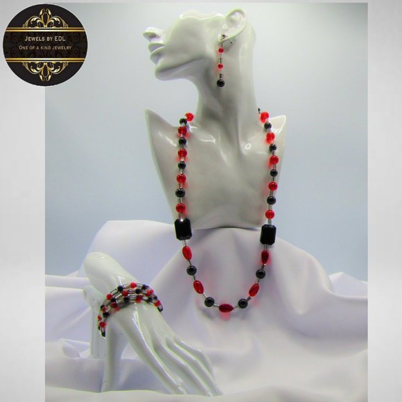 Red and Black Colour Beaded Jewelry Set - Picture 1 of 6